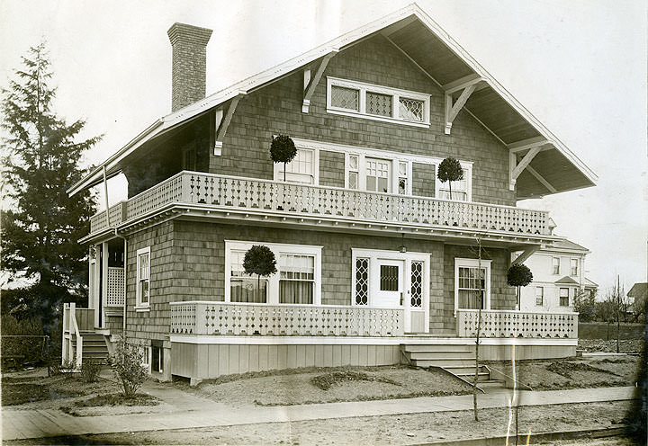 #133 House at 1318 Division Avenue, now South Fourth Street, Tacoma, 1906