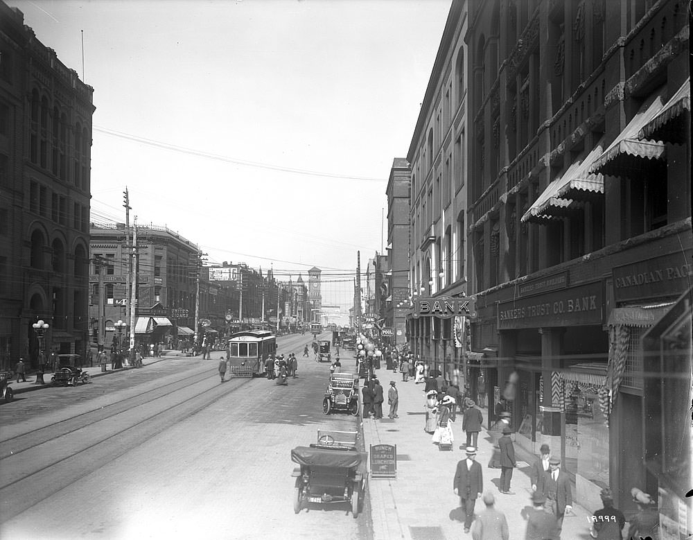 #76 Pacific Avenue looking west [sic.] from 12th St., 1910