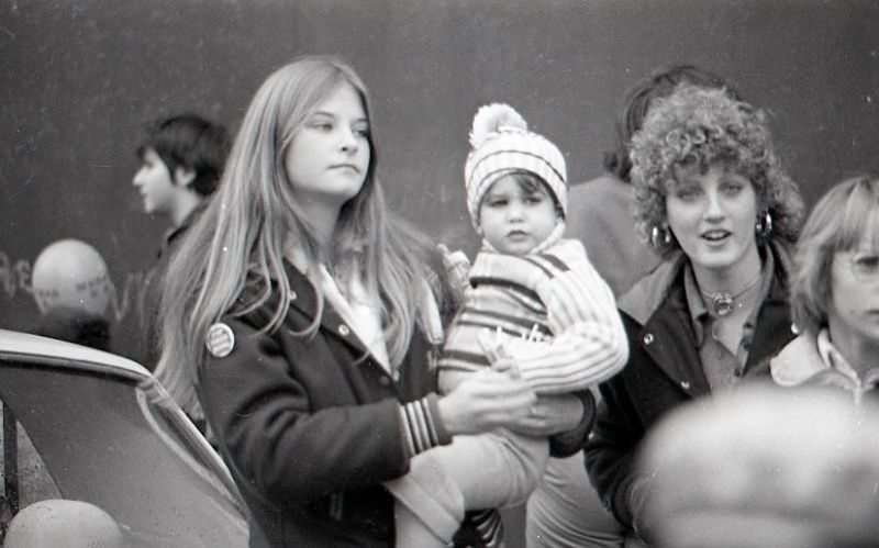 #24 Crowd watching North End Christmas Parade