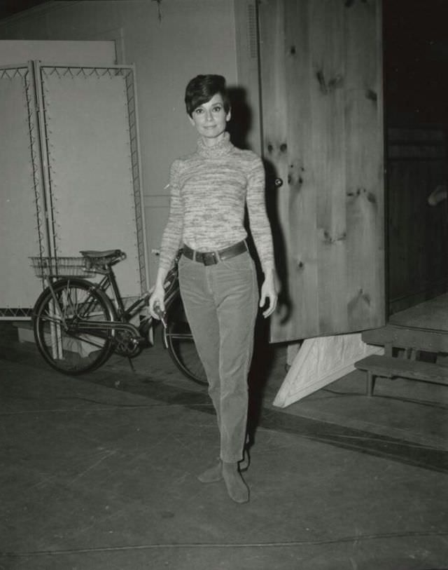 Fabulous Photos of Audrey Hepburn During the filming of &;Wait Until Dark (1967)&; Movies &; TV
