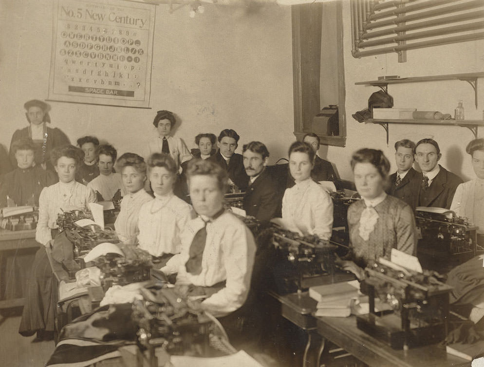 #21 Typewriting class of High School of Commerce