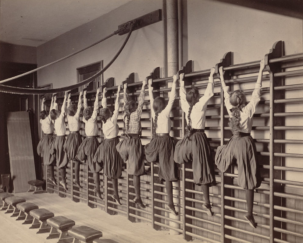 Rare Historical Photos of Students of Boston&;s Schools Exercising in the 1890s Sports