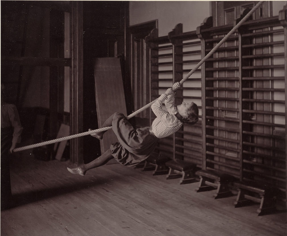 Rare Historical Photos of Students of Boston&;s Schools Exercising in the 1890s Sports