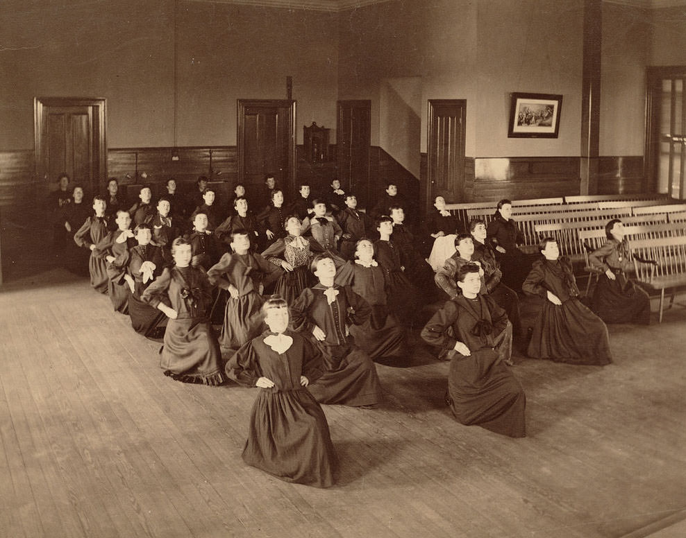 Rare Historical Photos of Students of Boston&;s Schools Exercising in the 1890s Sports