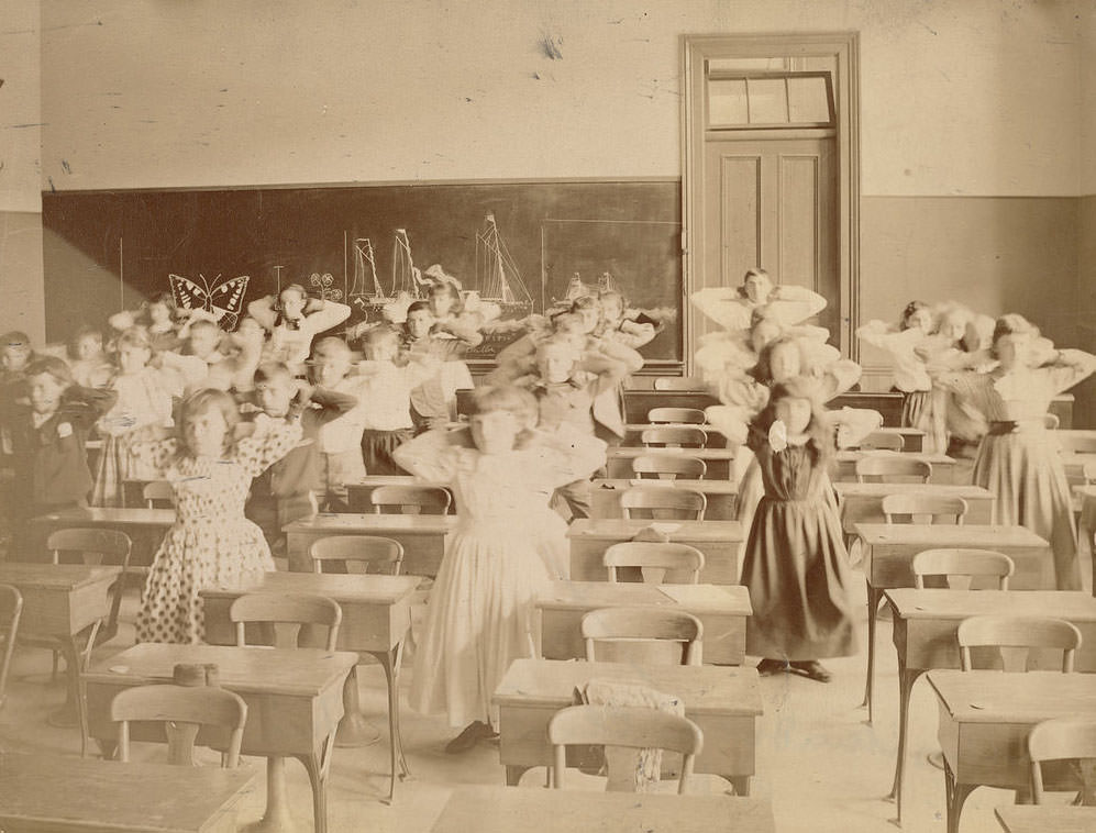 Rare Historical Photos of Students of Boston&;s Schools Exercising in the 1890s Sports