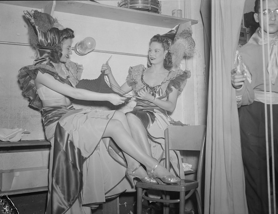 The Backstage Life of Boston Showgirls in the 1940s Through these Fabulous Photos Fashion &; Culture