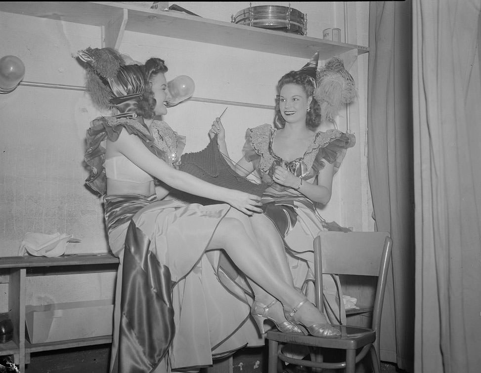 The Backstage Life of Boston Showgirls in the 1940s Through these Fabulous Photos Fashion &; Culture