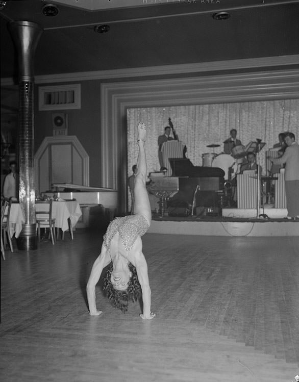 The Backstage Life of Boston Showgirls in the 1940s Through these Fabulous Photos Fashion &; Culture