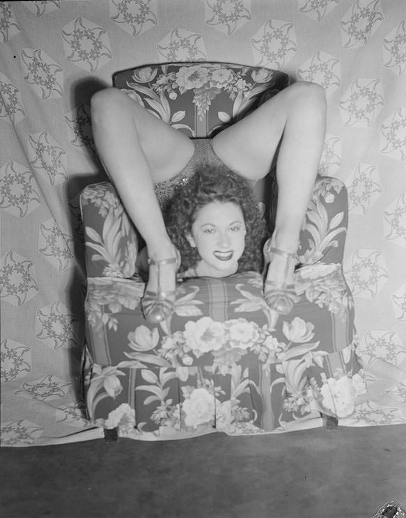 The Backstage Life of Boston Showgirls in the 1940s Through these Fabulous Photos Fashion &; Culture