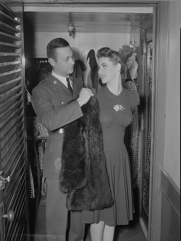The Backstage Life of Boston Showgirls in the 1940s Through these Fabulous Photos Fashion &; Culture