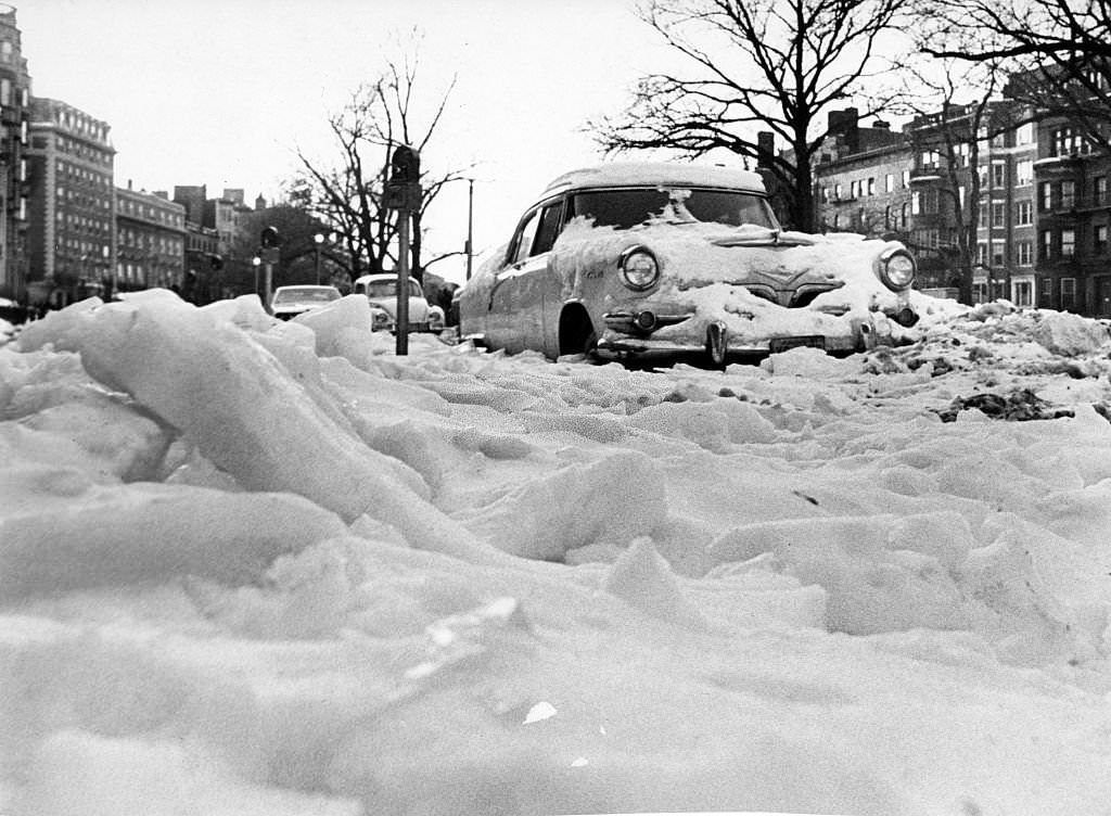 #152 Commonwealth Avenue near Dartmouth Street in Boston is covered in snow on Dec. 30, 1970.