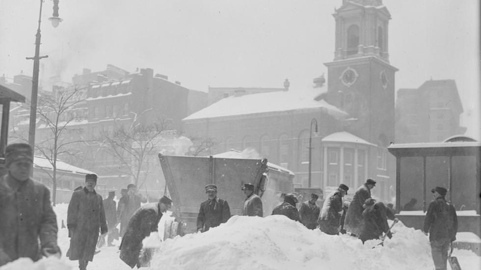 #4 Severe snowstorm reaches Boston, clearing snow at corner of Park and Tremont St, 1916