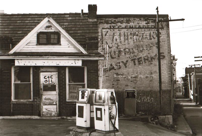 #22 Old gas station, Boston, 1970s