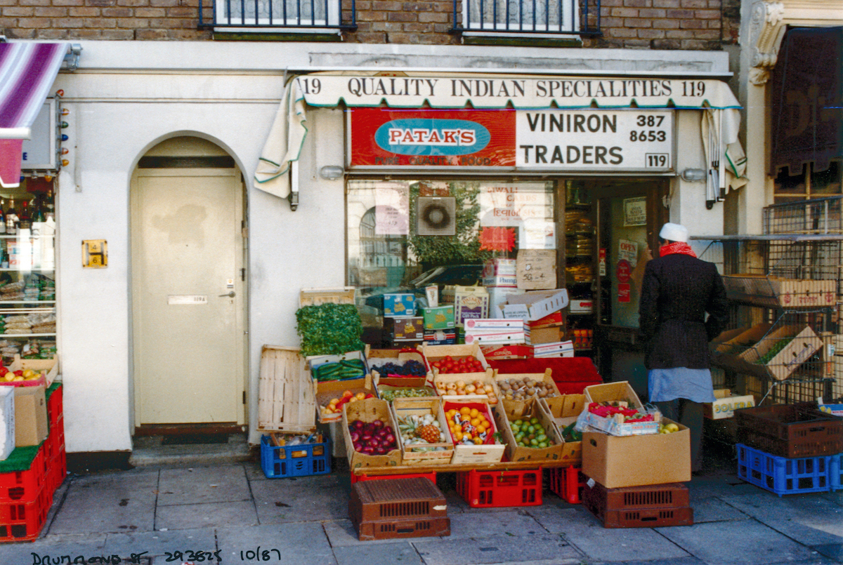 #40 Viniron Traders, Greengrocers, Drummond St, Euston, Camden, 1987,