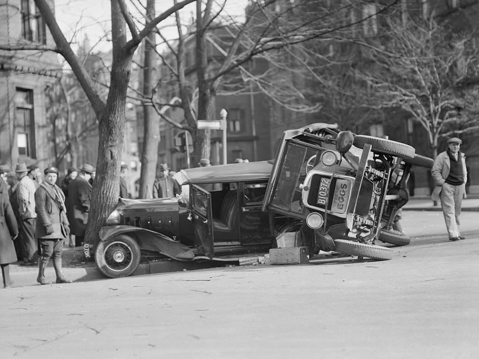#18 Car and truck collide, Back Bay, 1932
