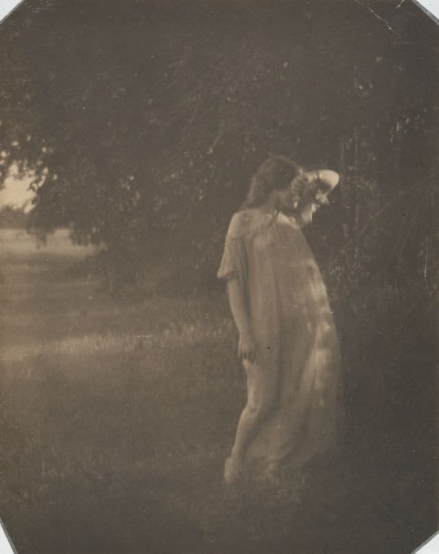 #36 Woman in landscape, 1909