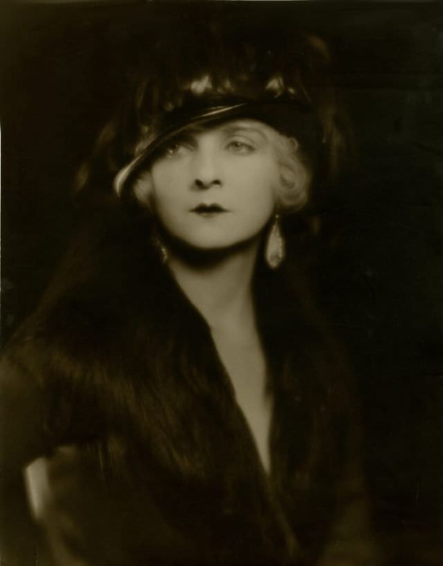 #2 Alice Terry