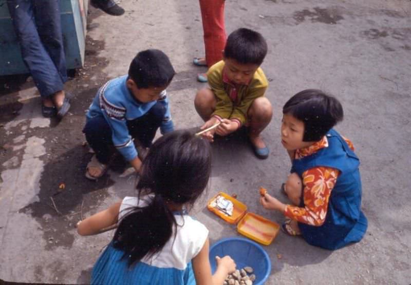 #8 Korean children playing, Tague, 1970s