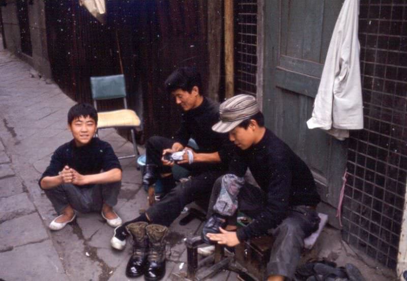 #14 Shoe shine boys, Tague, 1970s