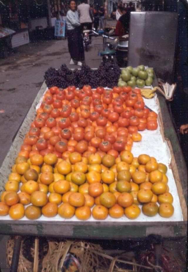 #7 Fruit vendor, Tague, 1970s