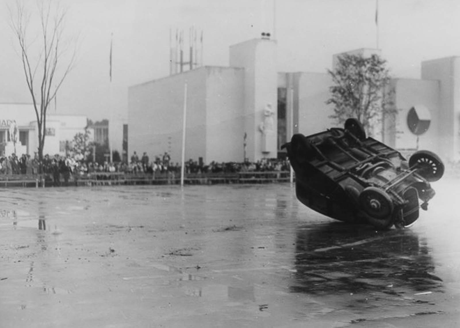#4  The Daredevil Stunt Drivers who entertained Crowds by Crashing Cars and flying Cars #4 Weird