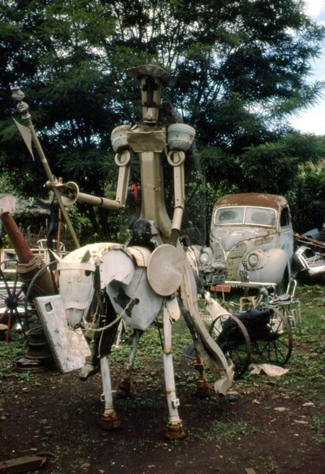 #4 Don Quijote, metal sculpture in Atiquizaya, 1976