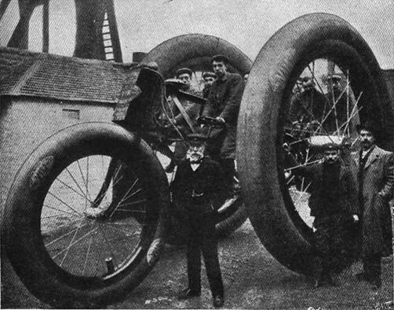 The Giant Mechanical Tricycle from 1896 which Required Eight Men were Required to Propel Inventions