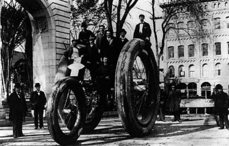 The Giant Mechanical Tricycle from 1896 which Required Eight Men were Required to Propel Inventions