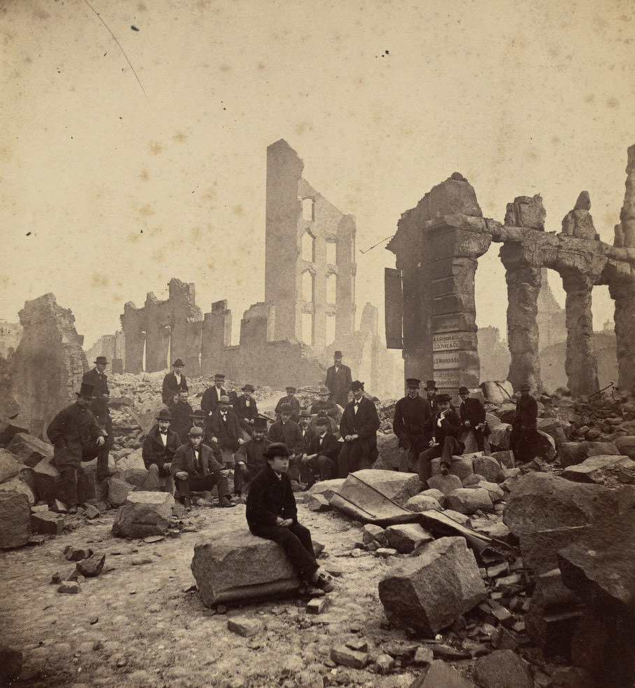 #44 Pearl St. (with people)