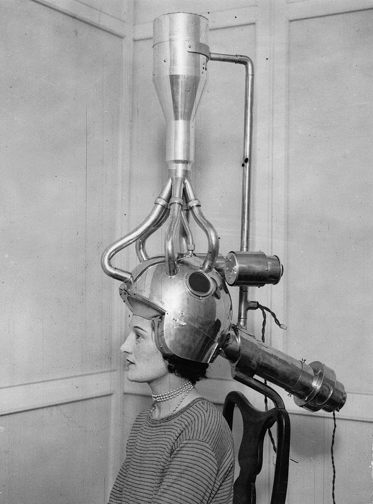 The Bizarre History and Photos of Different Hair Dryer Models from the 20th Century Inventions