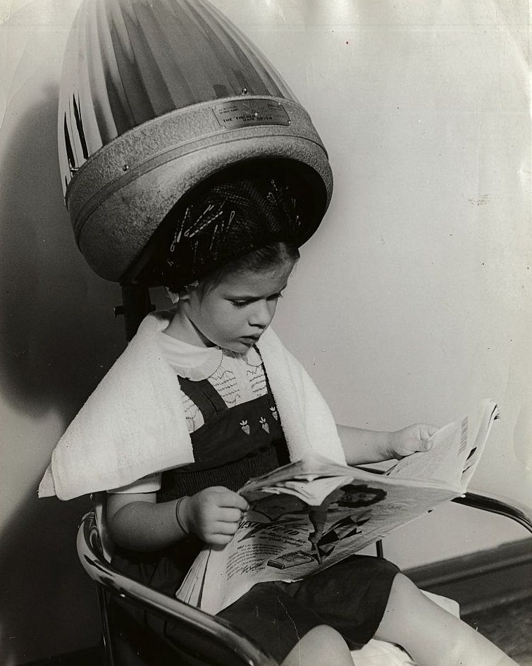 The Bizarre History and Photos of Different Hair Dryer Models from the 20th Century Inventions