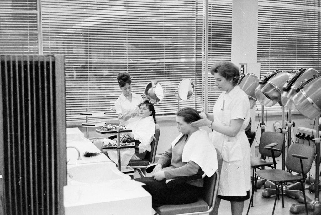 #14 Russian hairdressers at work in the Moscow Beauty Palace, 1965