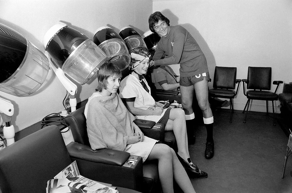 #5 Women under hairdyer, 1973