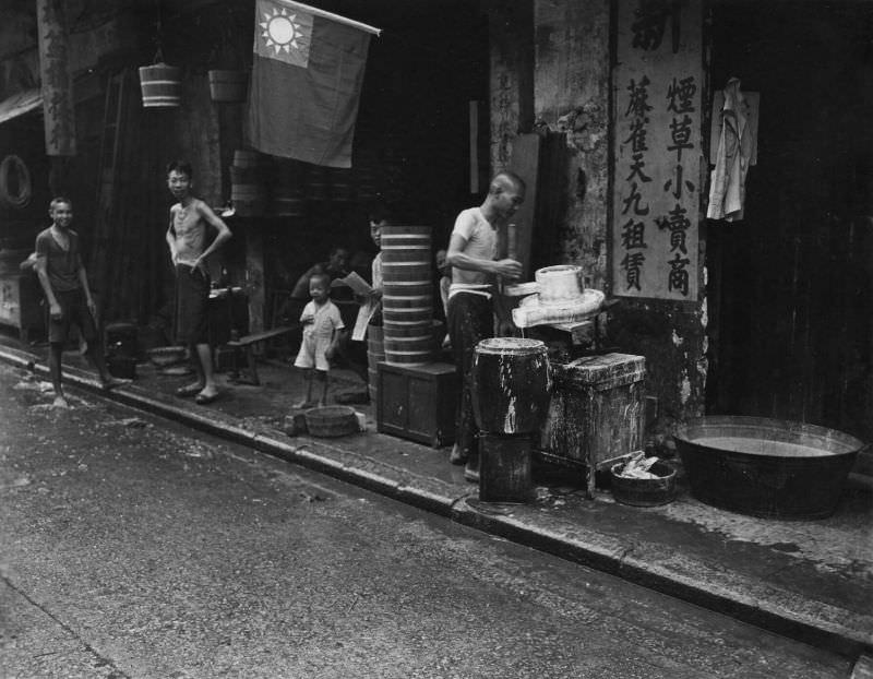 #15 Pot makers in Hong Kong, August 1945