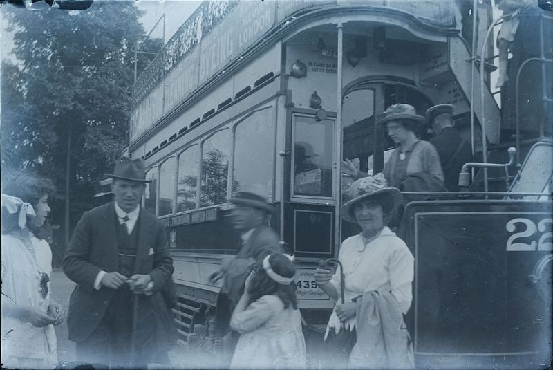 #42 London United Tramways car