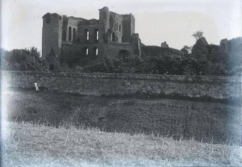 #51 Warwickshire. The Keep, Kenilworth Castle