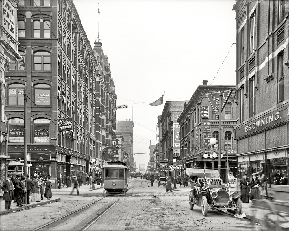 #22 Robert Street, Minneapolis, 1908