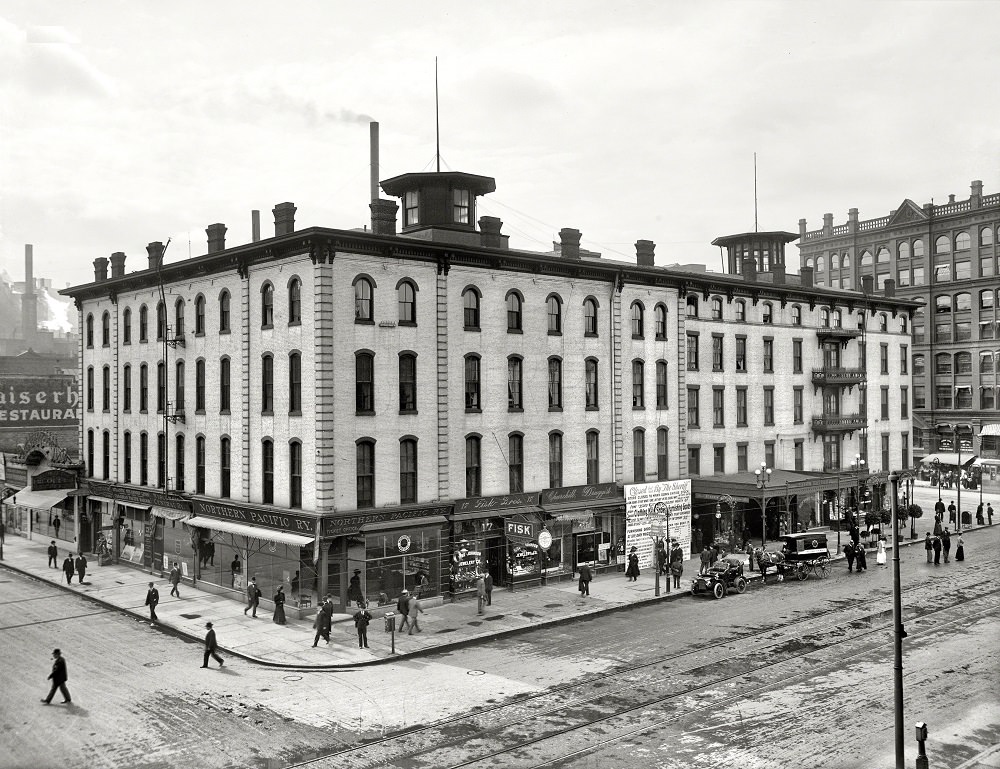 #15 Hotel Nicollet, Nicollet & Washington Avenues, Minneapolis, 1905
