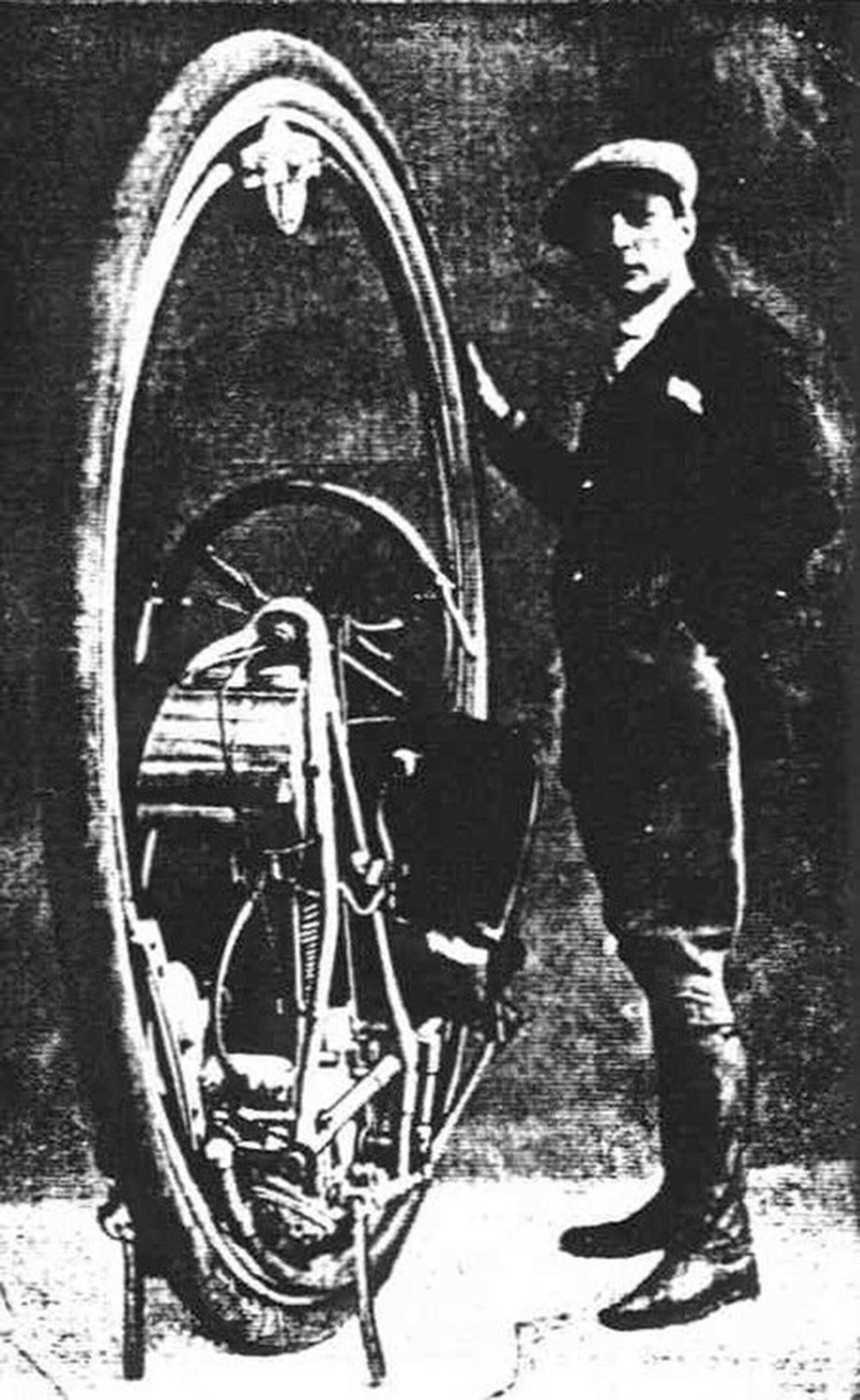 Monowheel: Facts and Historical Photos of the Bizarre Vehicle Inventions