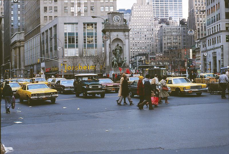#52 Avenue of the Americas at West 35th Street