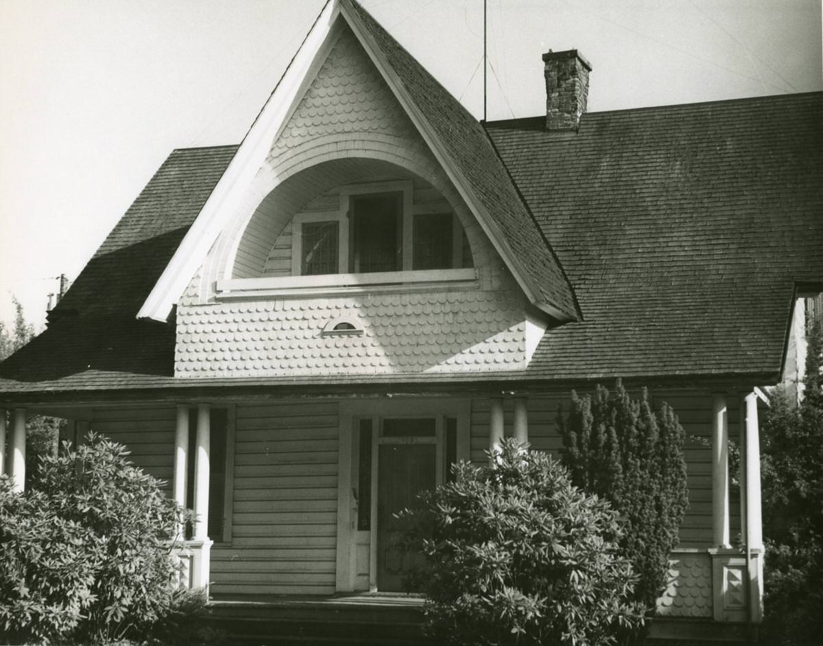 #45 School Directors’ Association building, Olympia, 1969