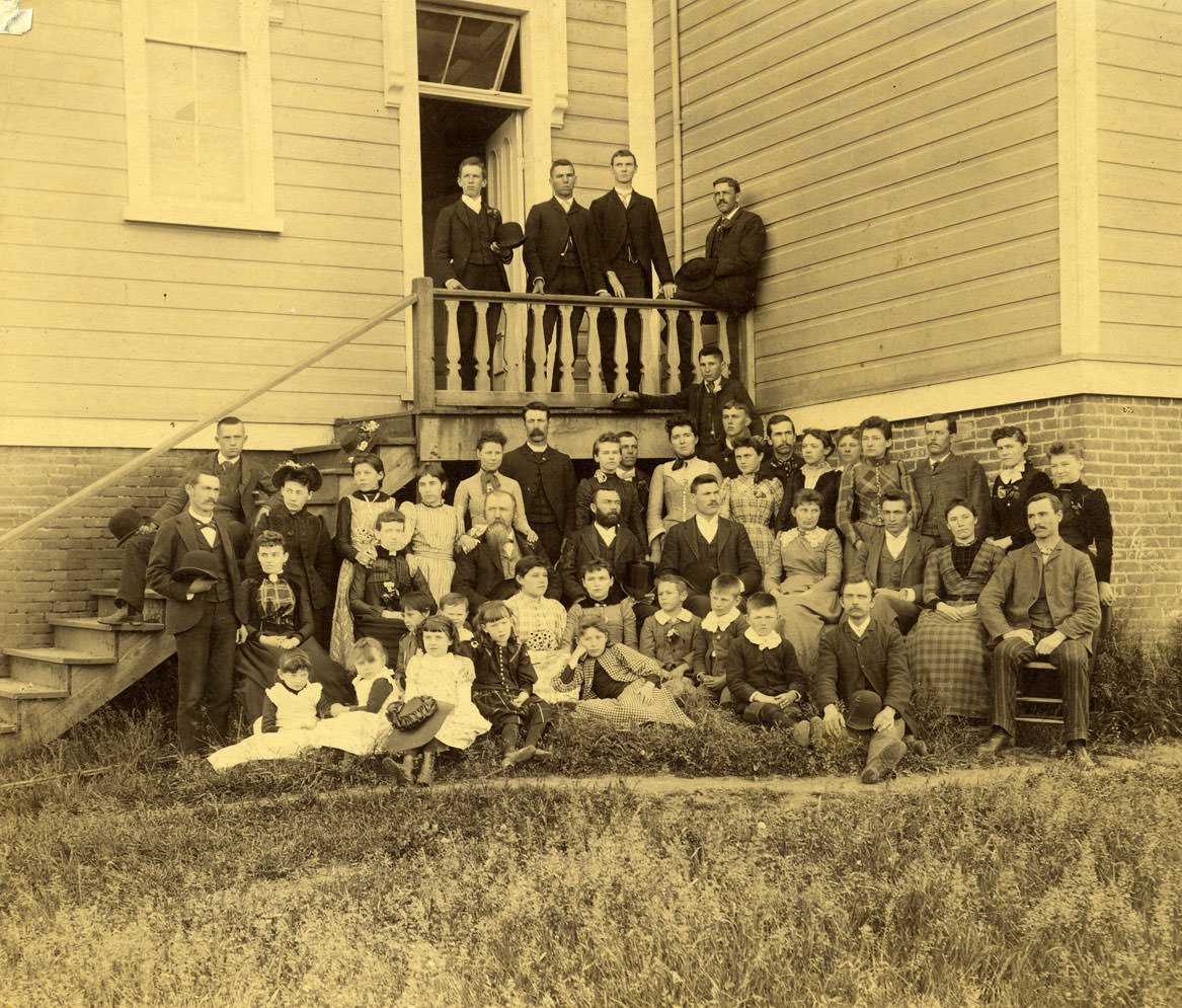 #32 Olympia Collegiate Institute, 1890