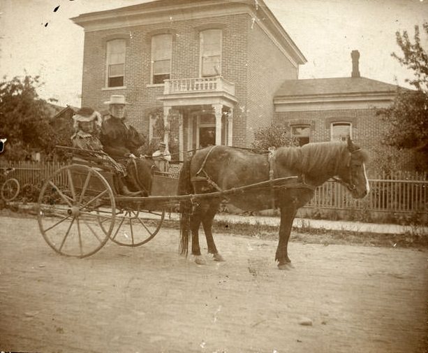 #67 William Billings home and family, Olympia, 1895