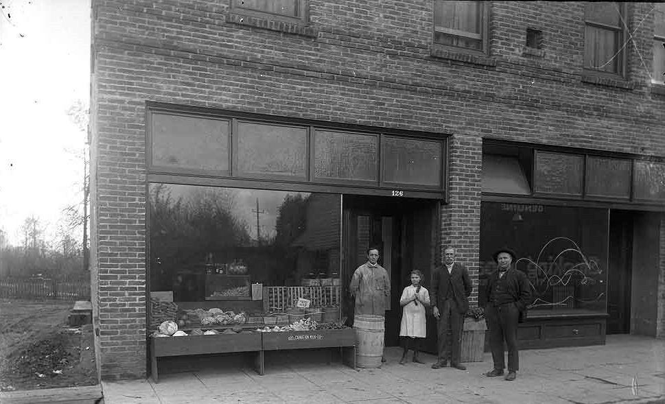 #44 Grocery Store, Olympia, 1914