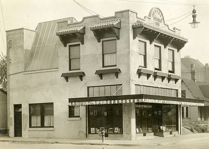 #64 Jeffers Studio, Olympia, 1913
