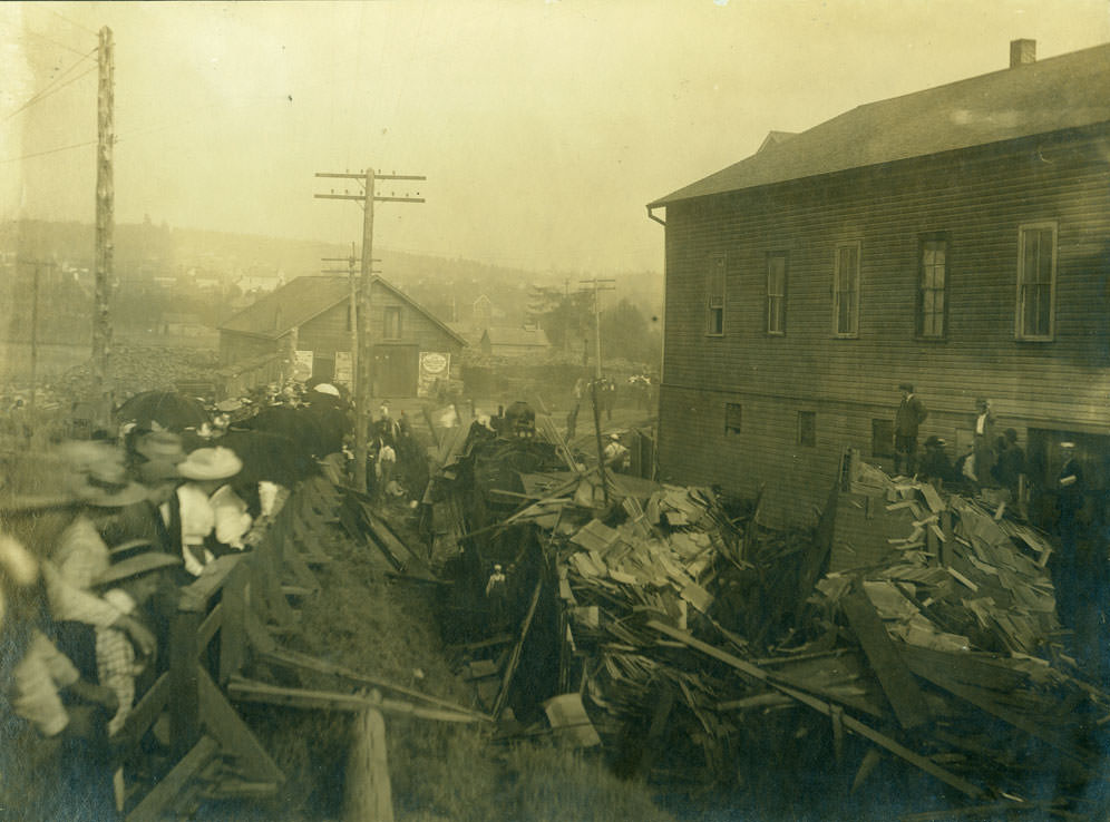 #67 Scene of a train wreck in Olympia, 1910