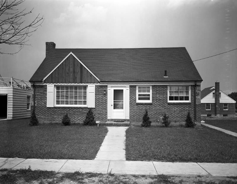 #17 144 (street unidentified), 1946