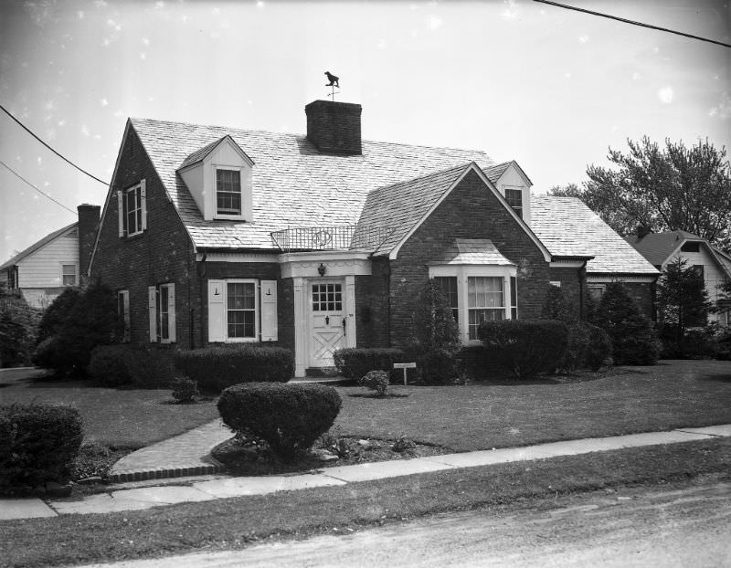 #18 10 (street unidentified), 1947