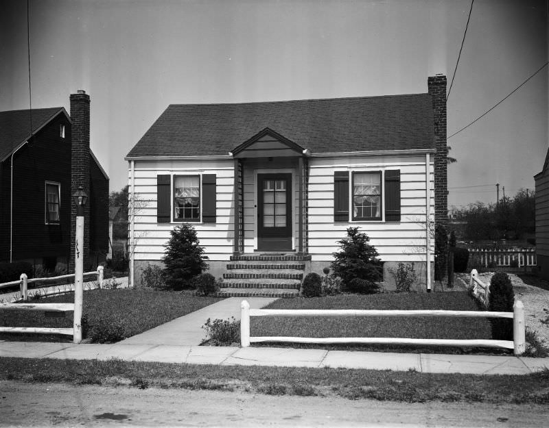 #21 117 (street unidentified), 1947