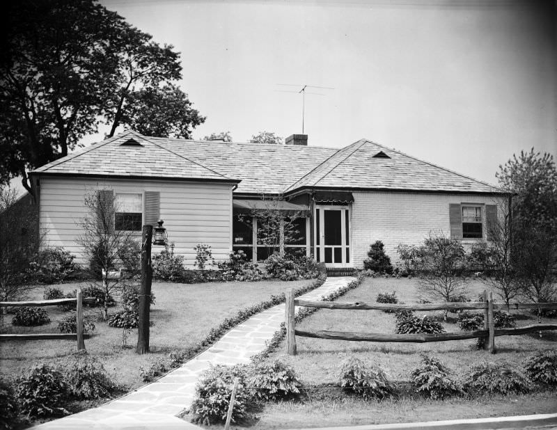 #24 1 (street unidentified), 1948